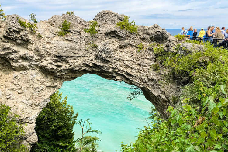 Arch-Rock-Travel-Mi