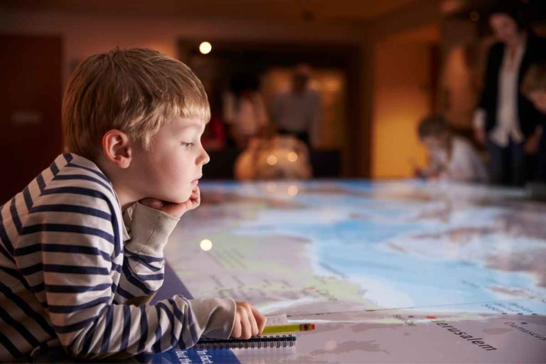 Our 10 Favorite Tips for Visiting a Museum with Kids