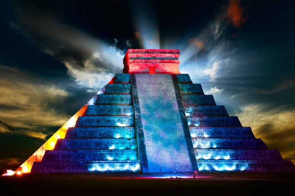 Chichen Itza night light show