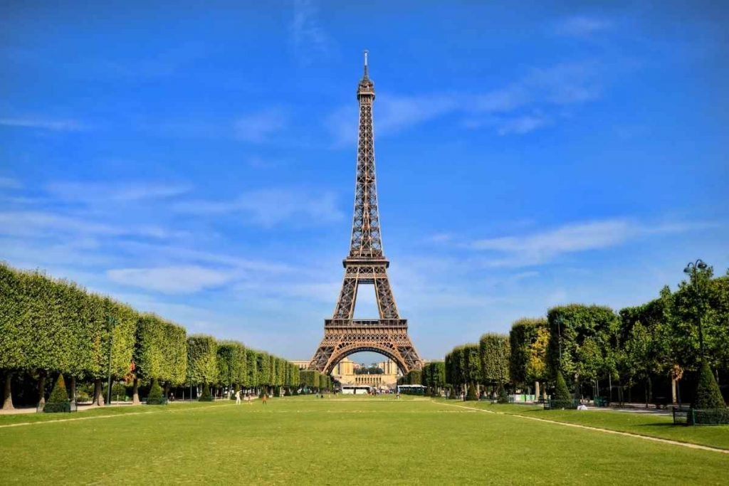 Eiffel Tower spring day