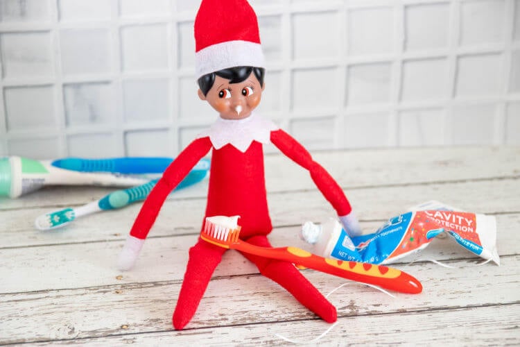 25 Fun Elf on the Shelf Road Trip Ideas