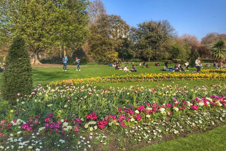 Hyde-Park-London-Spring-Kids-Are-A-Trip