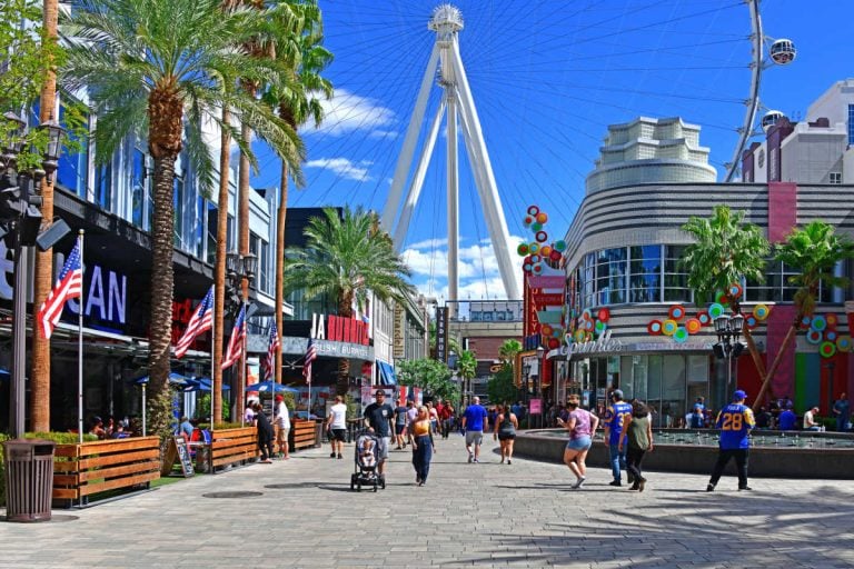 25 Amazingly Fun Things to do in Las Vegas with Teens