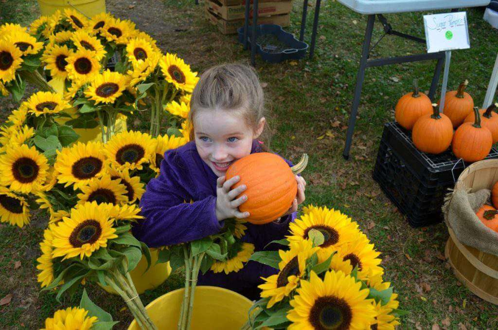 Family Friendly Things to Do in Newport, Rhode Island Aquidneck Growers Market-Kids Are A Trip