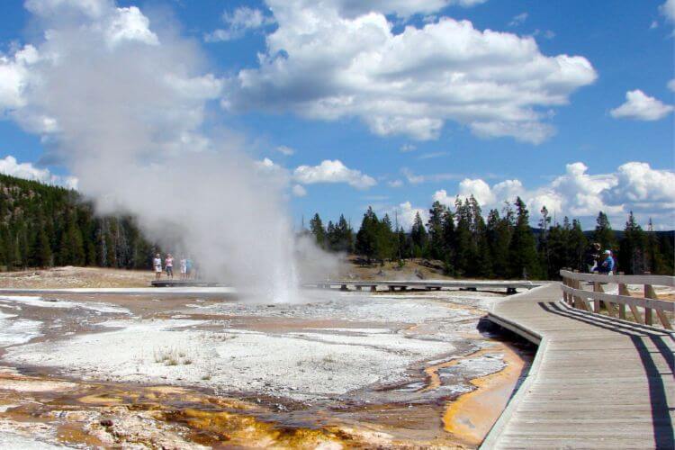 Best Things to Do at Yellowstone National Park with Teens