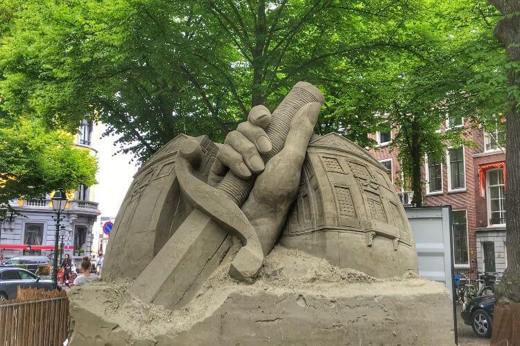 Sand-Sculpture-The-Hague-Netherlands-Kids-Are-A-Trip
