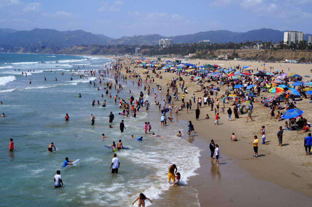 Family Friendly Things to Do in Los Angeles Santa Monica Beach-Kids Are A Trip