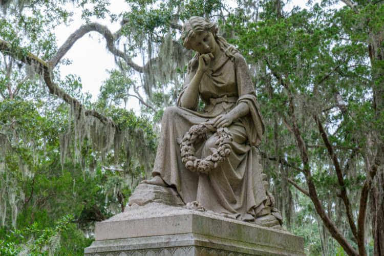 Savannah ghost tour Bonaventure Cemetery-Kids Are A Trip