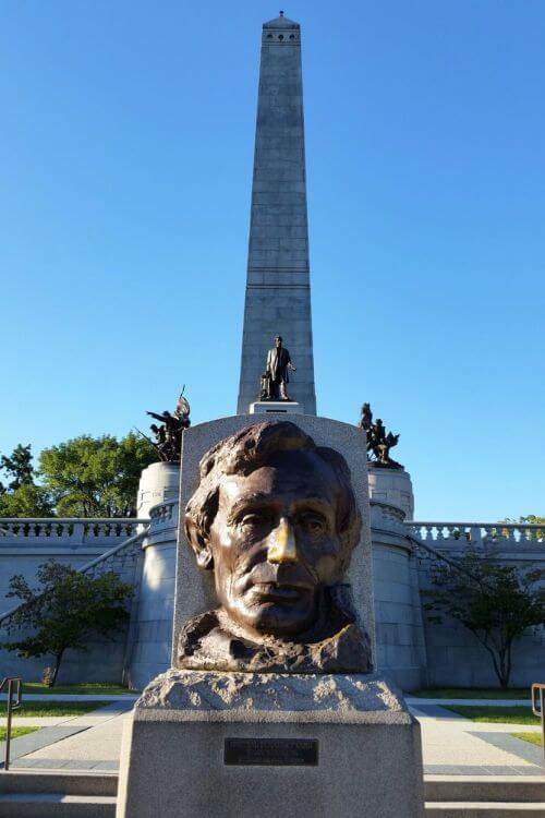 Visit-Lincoln-Tomb-Springfield-Illinois-Kids-Are-A-Trip